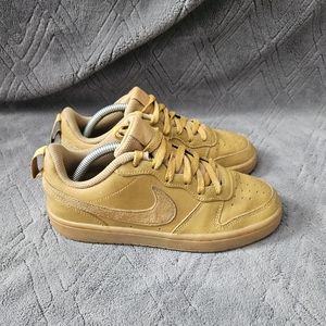 Nike Court Borough Low 2 Youth Size 5Y Brown Sneakers Lace Up Shoes BQ5448-700.